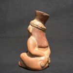 🏺 Anthropomorphic Ceramic Vessel – Moche Culture - Imagen 4