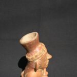 🏺 Anthropomorphic Ceramic Vessel – Moche Culture - Imagen 9