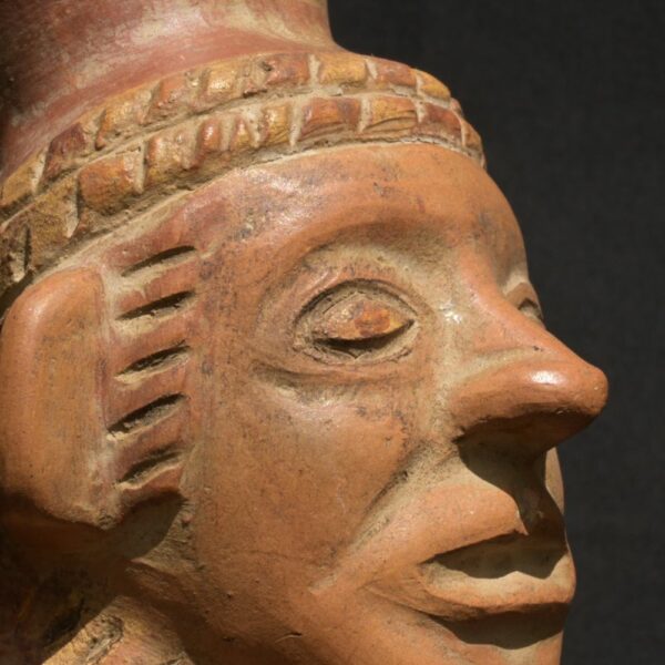 🏺 Anthropomorphic Ceramic Vessel – Moche Culture - Imagen 11