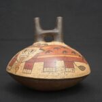 🐍 Nasca Ceramic Painted Bottle with Mythical Figure - Imagen 10