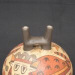 🐍 Nasca Ceramic Painted Bottle with Mythical Figure - Imagen 13