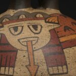 🐍 Nasca Ceramic Painted Bottle with Mythical Figure - Imagen 15