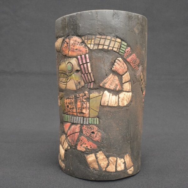 🛡️ Moche Ceremonial Vase with Stone and Shell Inlays - Imagen 2