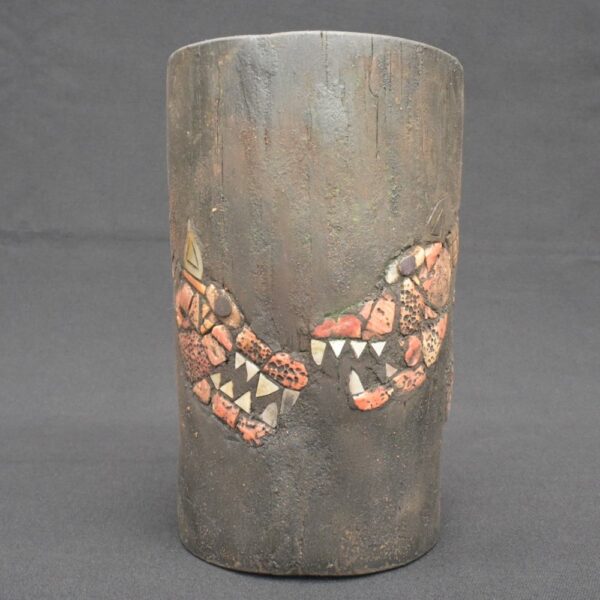 🛡️ Moche Ceremonial Vase with Stone and Shell Inlays - Imagen 5