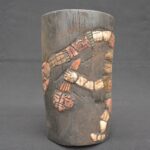 🛡️ Moche Ceremonial Vase with Stone and Shell Inlays - Imagen 7