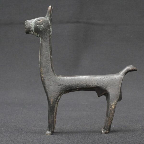 🦙 Inca Metal Llama Figurine with Ancestral Patina - Imagen 1