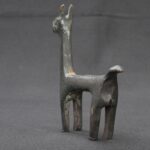 🦙 Inca Metal Llama Figurine with Ancestral Patina - Imagen 2