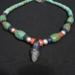Pre-Columbian Chavín Turquoise and Sodalite Necklace - Imagen 4
