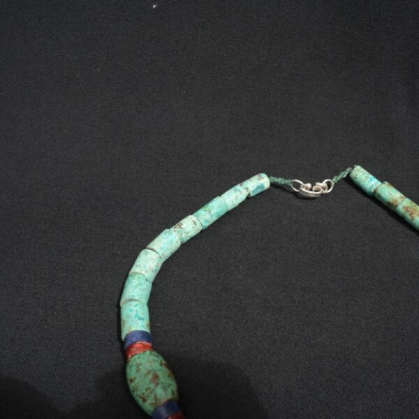 Pre-Columbian Chavín Turquoise and Sodalite Necklace - Imagen 8