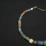 🌈 Pre-Columbian Chavín Necklace of Multicolored Stones - Imagen 3