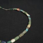 🌈 Pre-Columbian Chavín Necklace of Multicolored Stones - Imagen 5