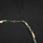 🌈 Pre-Columbian Chavín Necklace of Multicolored Stones - Imagen 12