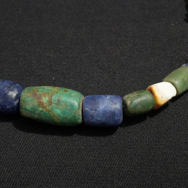 🌈 Pre-Columbian Chavín Necklace of Multicolored Stones - Imagen 13
