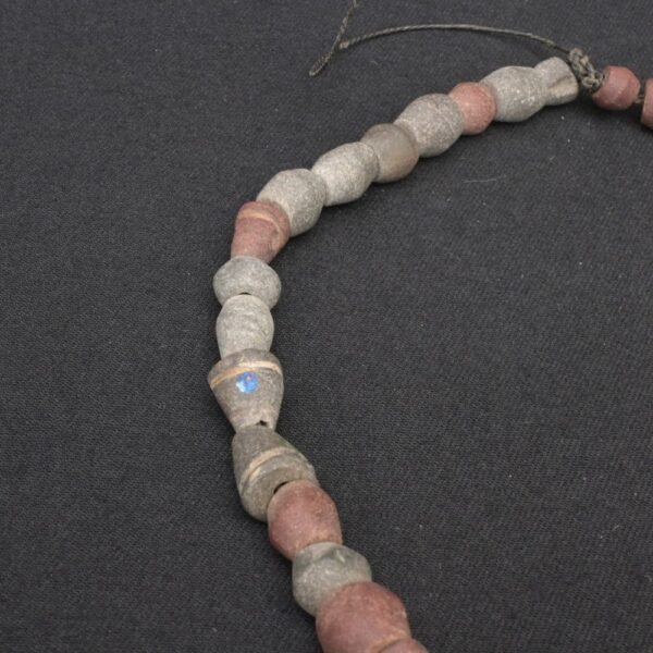 🪨 Chavín Necklace in Multicolored Stone with Ancestral Patina - Imagen 3