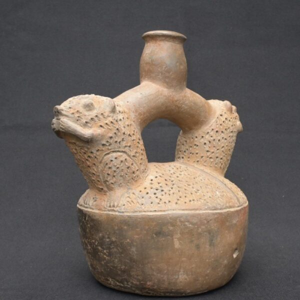 🗿 Chavín Ceramic Ritual Bottle with Two Heads - Imagen 4