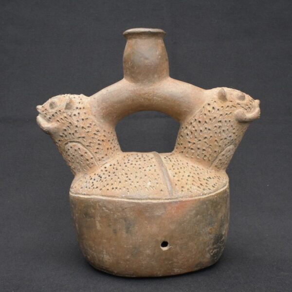 🗿 Chavín Ceramic Ritual Bottle with Two Heads - Imagen 5