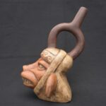 🏺 Moche Ceramic Zoomorphic Bottle with the Face of a Wild Being - Imagen 4
