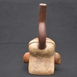 🏺 Moche Ceramic Zoomorphic Bottle with the Face of a Wild Being - Imagen 6
