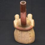 🏺 Moche Ceramic Human Head Bottle with Sacred Birds - Imagen 6