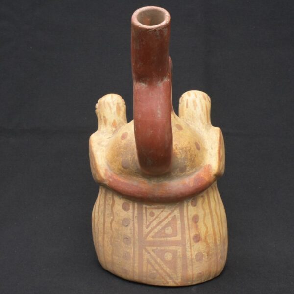 🏺 Moche Ceramic Human Head Bottle with Sacred Birds - Imagen 6