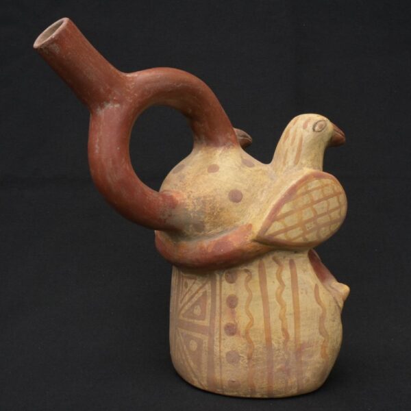 🏺 Moche Ceramic Human Head Bottle with Sacred Birds - Imagen 7