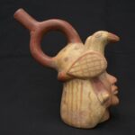 🏺 Moche Ceramic Human Head Bottle with Sacred Birds - Imagen 8