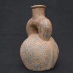 🏺 Chavín Ceramic Two-Tone Fruit-Shaped Bottle - Imagen 6