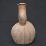 🏺 Chavín Ceramic Two-Tone Fruit-Shaped Bottle - Imagen 7