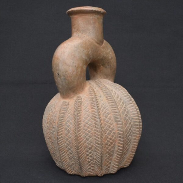 🏺 Chavín Ceramic Two-Tone Fruit-Shaped Bottle - Imagen 8