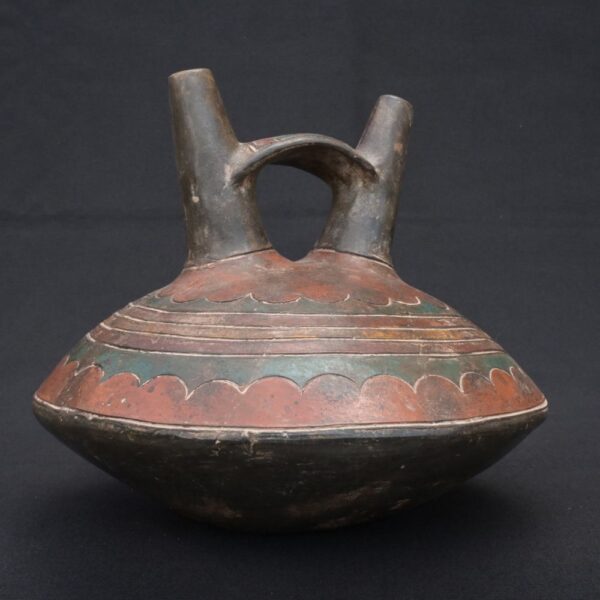 🏺 Paracas Ceramic Bottle with Zoomorphic Motif and Ritual Decoration - Imagen 3