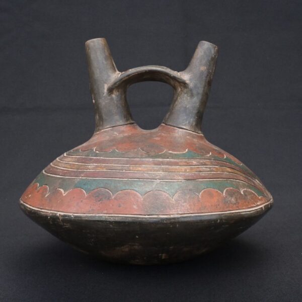 🏺 Paracas Ceramic Bottle with Zoomorphic Motif and Ritual Decoration - Imagen 4