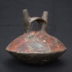 🏺 Paracas Ceramic Bottle with Zoomorphic Motif and Ritual Decoration - Imagen 7