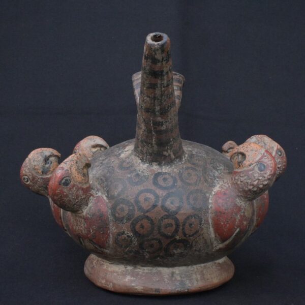 🐦 Vicus Culture Ceramic Ritual Bottle with Decorative Relief Birds - Imagen 7