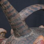🐦 Vicus Culture Ceramic Ritual Bottle with Decorative Relief Birds - Imagen 11