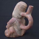 😄 Moche Culture Ceramic Sculptural Bottle of a Man with Animals - Imagen 5