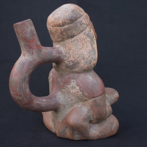 😄 Moche Culture Ceramic Sculptural Bottle of a Man with Animals - Imagen 7