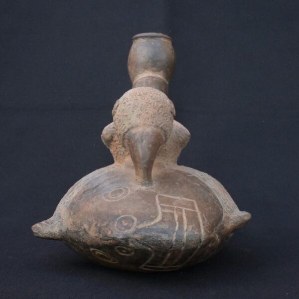 🐟 Chavín Culture Ceramic Bottle with Bird on Fish in Ritual Scene - Imagen 9