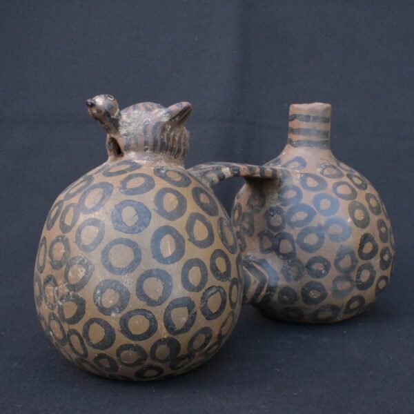 🎶 Birú Culture Ceramic Wind Whistle with Bird and Geometric Motifs - Imagen 4