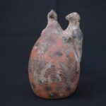 🎶 Moche Culture Ceramic Water Whistle with Birds and Ritual Motifs - Imagen 3