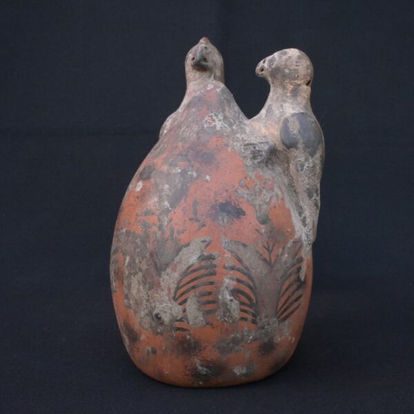 🎶 Moche Culture Ceramic Water Whistle with Birds and Ritual Motifs - Imagen 3