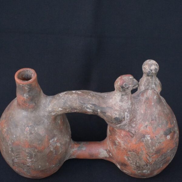 🎶 Moche Culture Ceramic Water Whistle with Birds and Ritual Motifs - Imagen 9