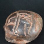 Pre-Columbian Moche Quartz Skull Sculpture - Imagen 8