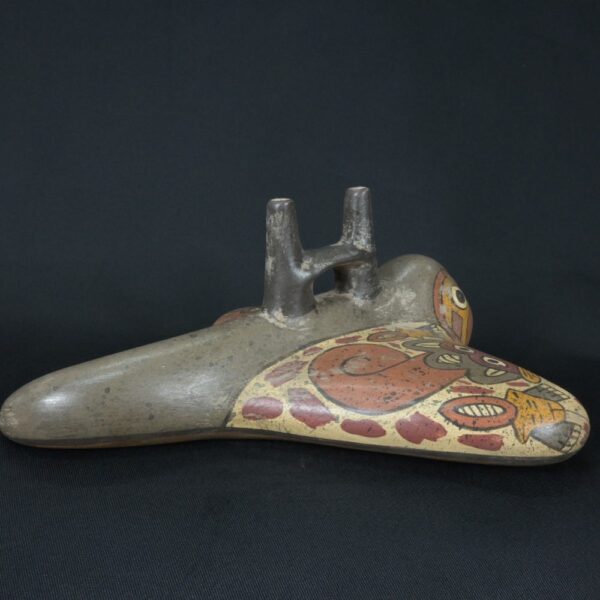 Pre-Columbian Nazca Manta Ray Ceramic Bottle - Image 4