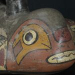 Pre-Columbian Nazca Manta Ray Ceramic Bottle - Imagen 13