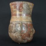 Pre-Columbian Nazca Ceremonial Vessel with Face Motif - Imagen 4
