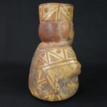 Pre-Columbian Moche Ceremonial Vessel with Bird Motif - Imagen 6