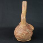 Pre-Columbian Moche Ceramic Ritual Bottle - Imagen 7