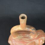 Pre-Columbian Moche Ceramic Ritual Bottle - Imagen 9