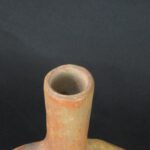 Pre-Columbian Moche Ceramic Ritual Bottle - Imagen 15