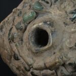 Pre-Columbian Moche Pututu with Precious Stone Inlays - Imagen 12